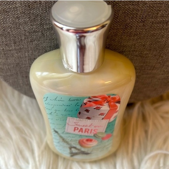 NWT Rare Retired Bath & Body Works Sweet on Paris lotion - Picture 3 of 3